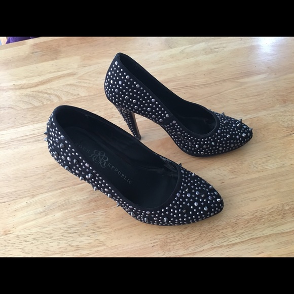 Soze 7 Rock Republic Studded Heels - Picture 3 of 5